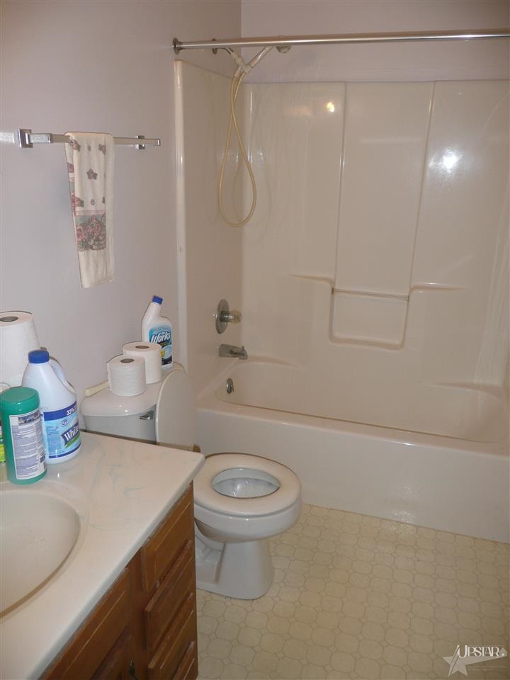 1242 Sunnyglenn Ct, Bluffton, IN 46714 photo 8