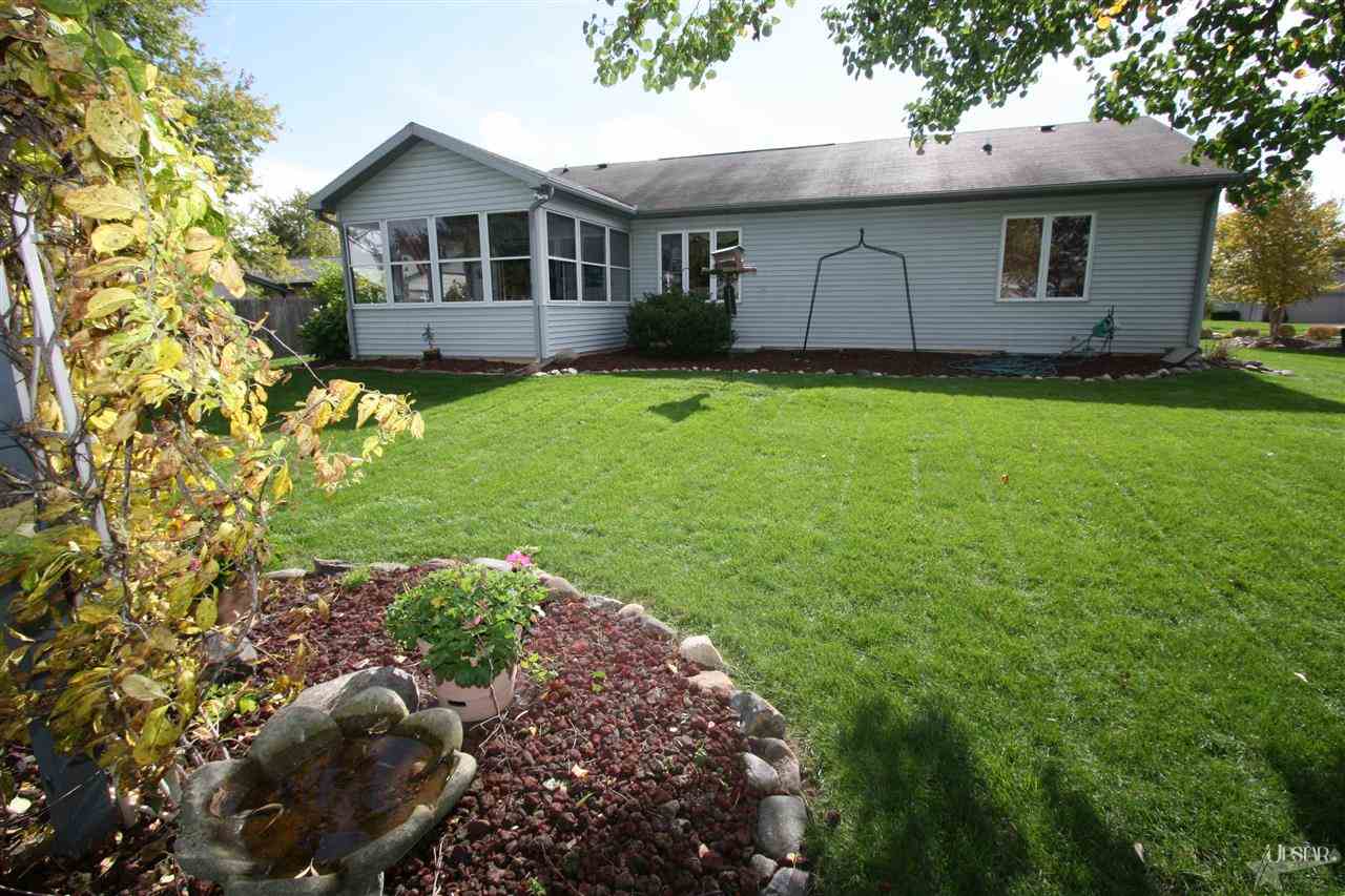 8001 Woodcreek Ln, Fort Wayne, IN 46815 photo 3