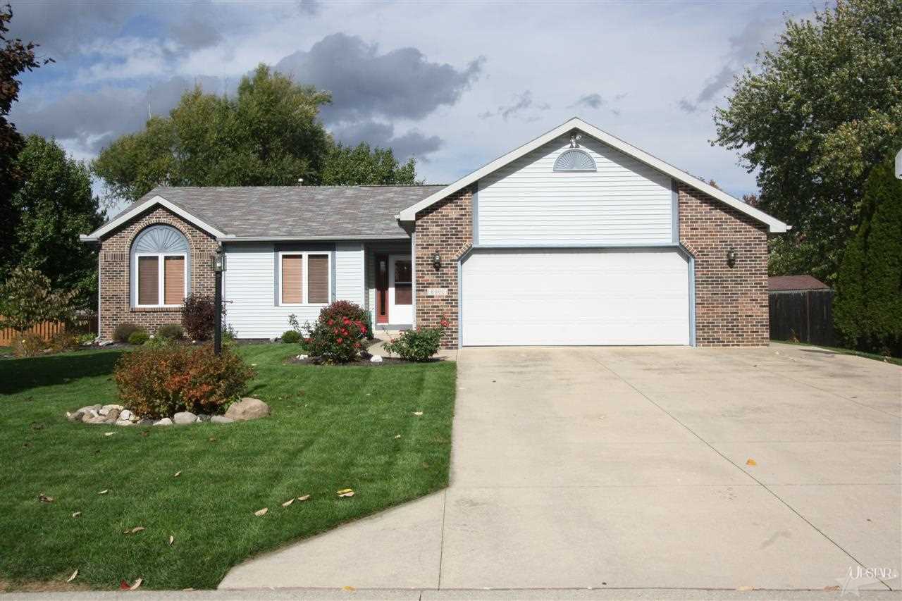 8001 Woodcreek Ln, Fort Wayne, IN 46815 photo 1