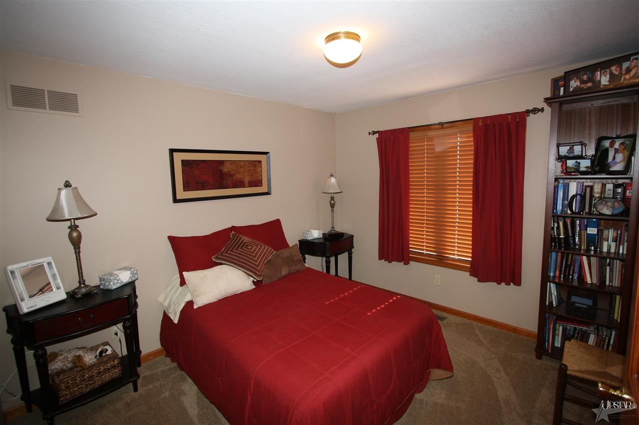 8001 Woodcreek Ln, Fort Wayne, IN 46815 photo 8