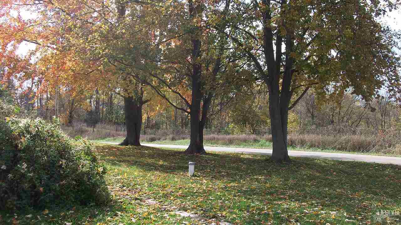 9775 S 950 W, South Whitley, IN 46787 photo 2