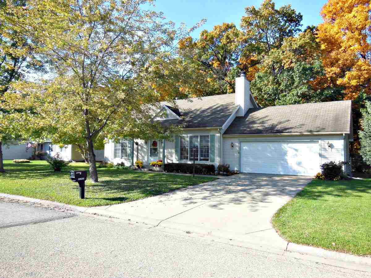 51953 Winter Glen Dr, Granger, IN 46530 photo 1