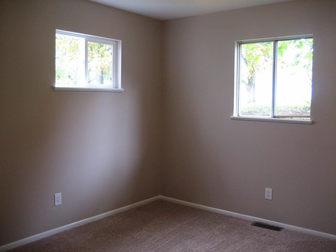 4936 S Harrison St, Fort Wayne, IN 46807 photo 8