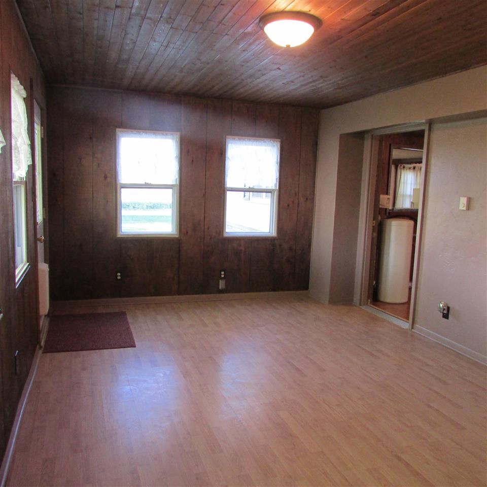 623 E Pennsylvania St, Amboy, IN 46911 photo 3