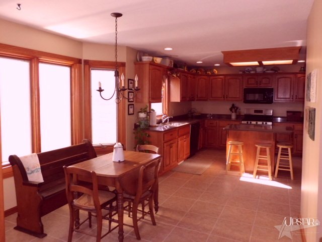 2519 Cobblestone Ln, Kendallville, IN 46755 photo 4