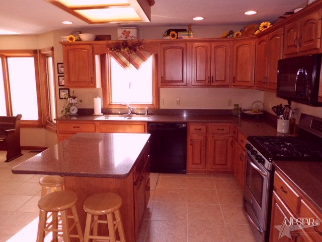2519 Cobblestone Ln, Kendallville, IN 46755 photo 3