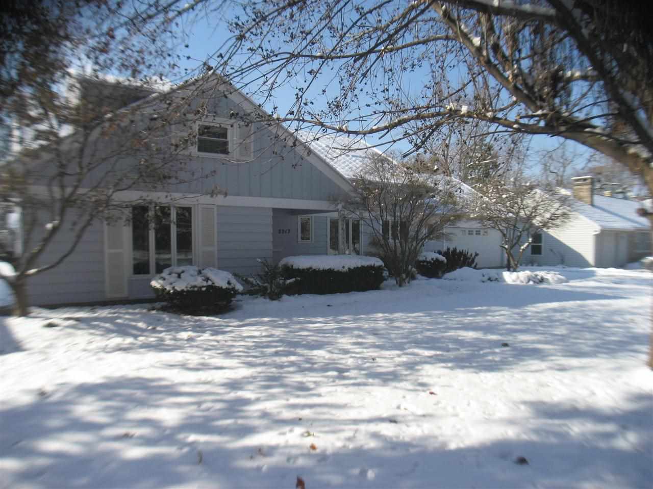2217 Indian Village Blvd, Fort Wayne, IN 46809 photo 1