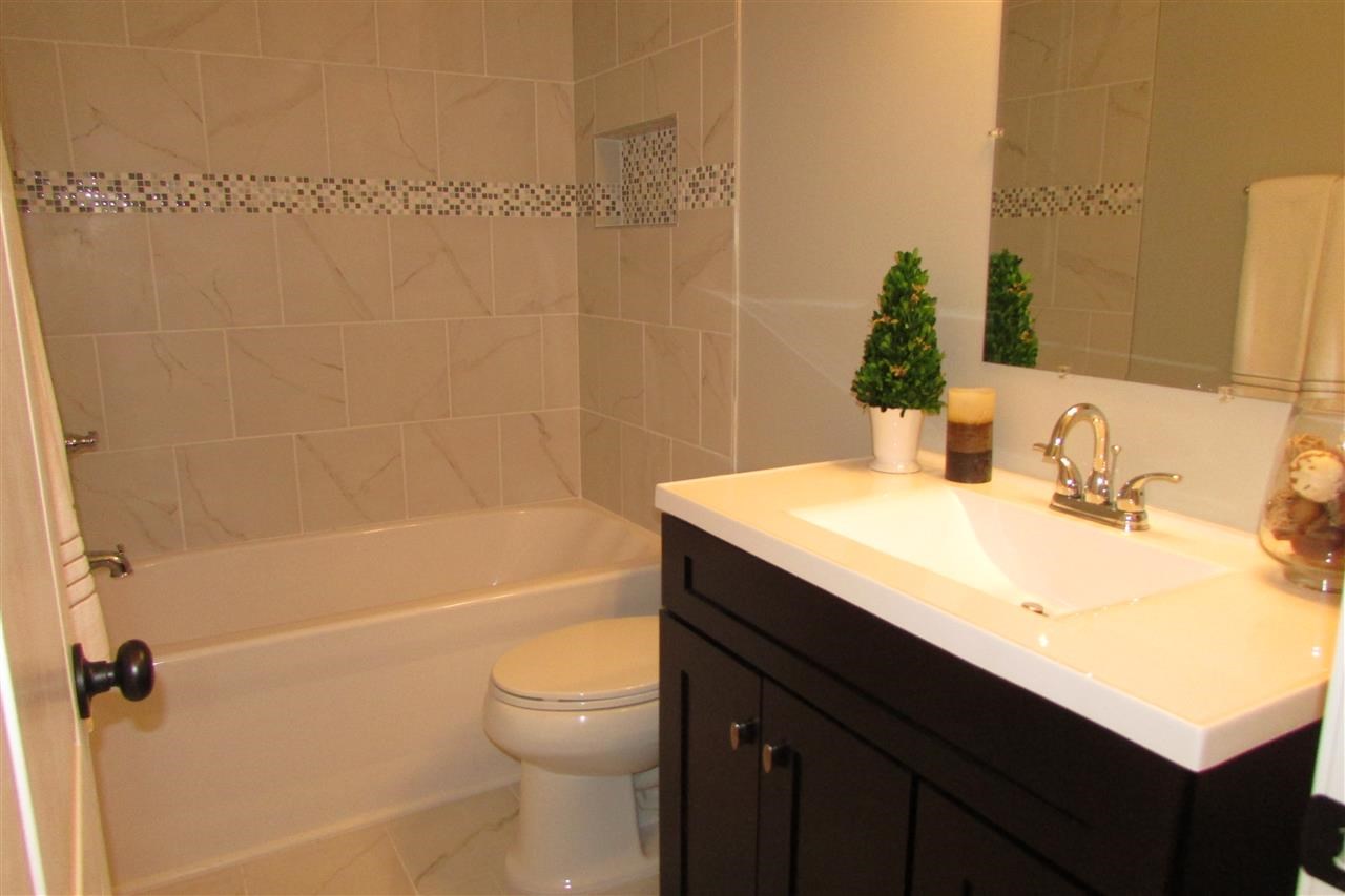 300 W Mill Rd, Evansville, IN 47710 photo 6