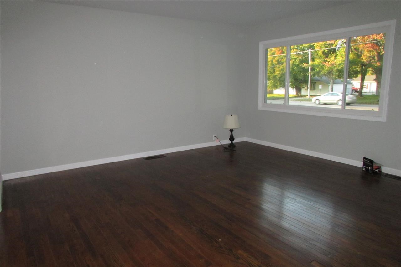 300 W Mill Rd, Evansville, IN 47710 photo 12