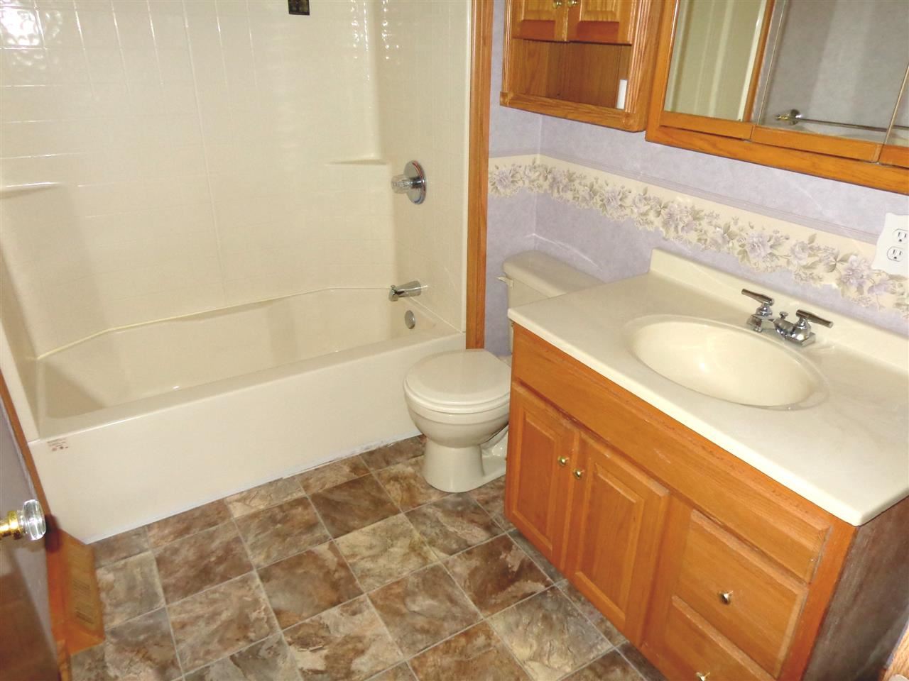806 Linlawn Dr, Wabash, IN 46992 photo 10