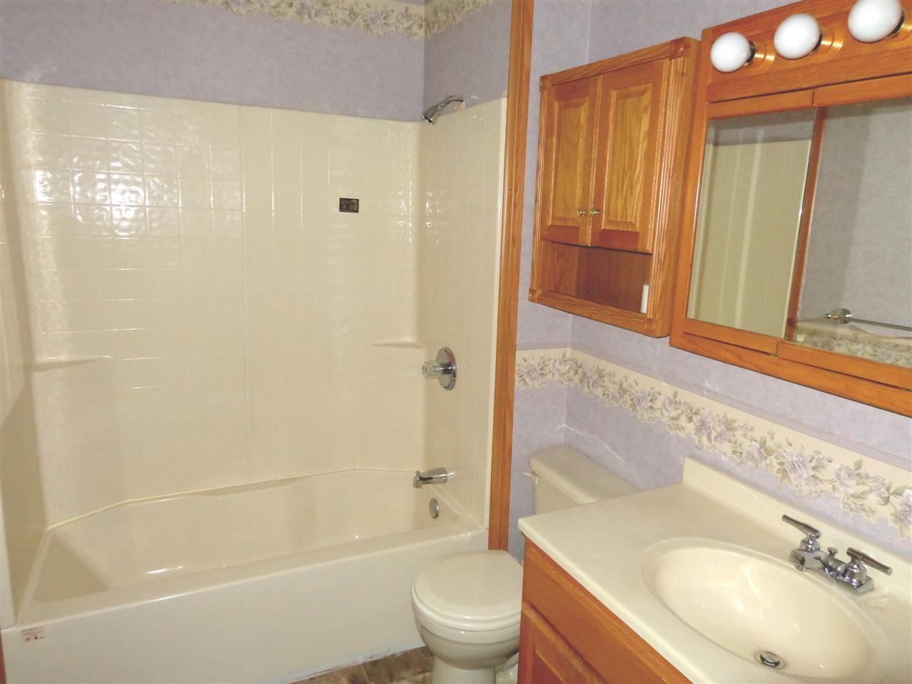 806 Linlawn Dr, Wabash, IN 46992 photo 9