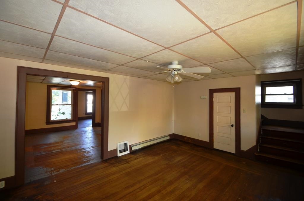 334 N State St, Kendallville, IN 46755 photo 3