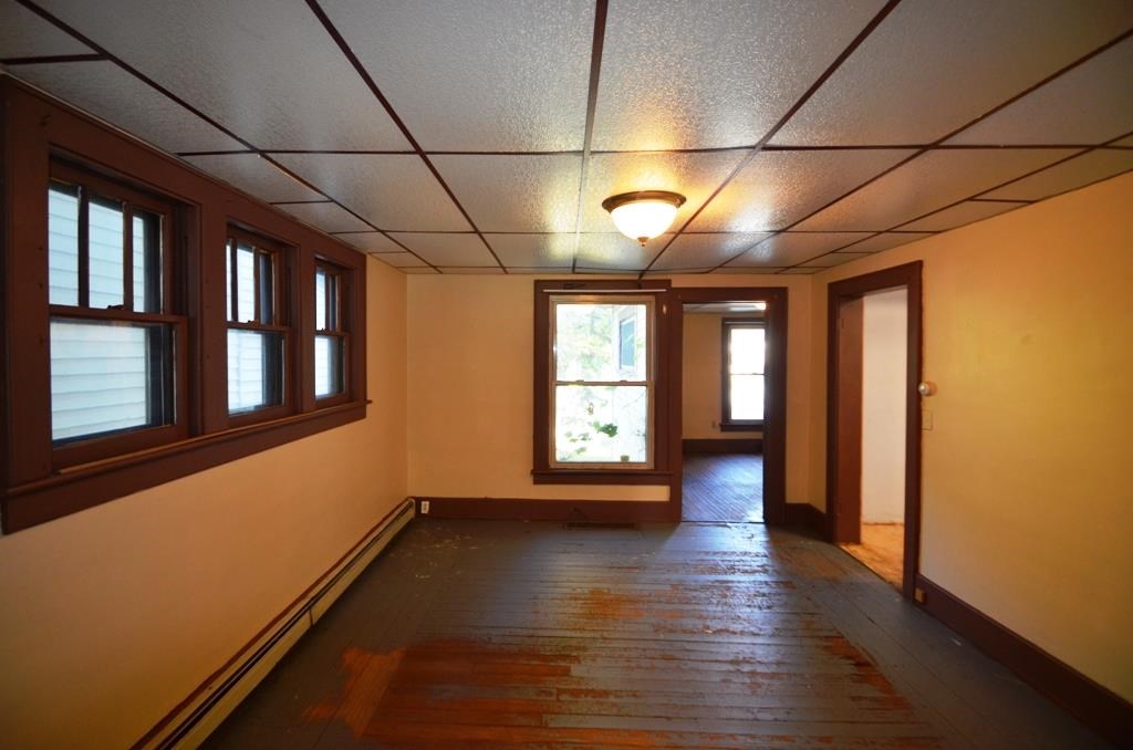 334 N State St, Kendallville, IN 46755 photo 9