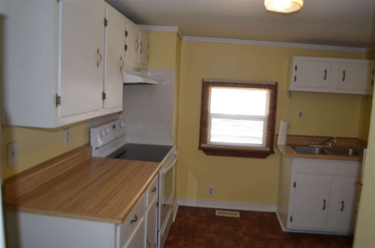 221 Middle St, Newburgh, IN 47630 photo 4