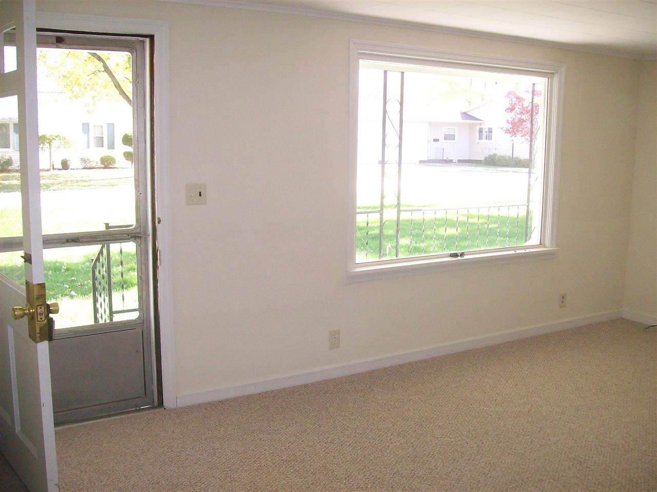 409 Roosevelt St, Flora, IN 46929 photo 5