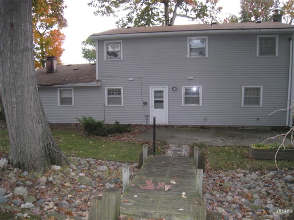8243 Sunny Ln, Fort Wayne, IN 46835 photo 2