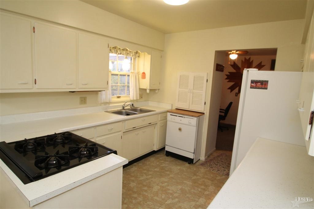 8243 Sunny Ln, Fort Wayne, IN 46835 photo 10