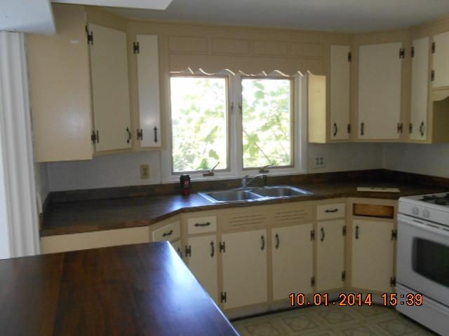 10904 N Syracuse Webster Rd, Syracuse, IN 46567 photo 5