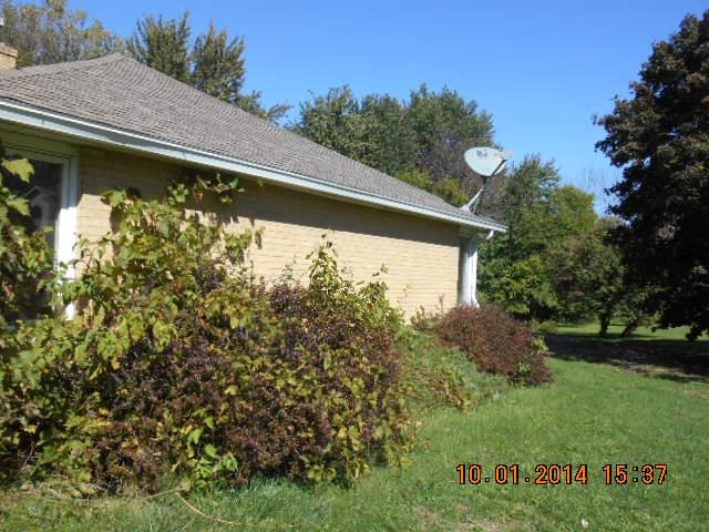 10904 N Syracuse Webster Rd, Syracuse, IN 46567 photo 3