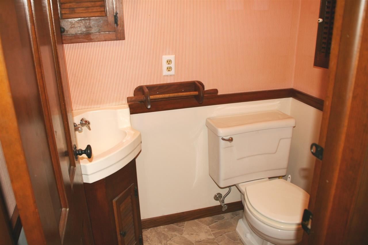 605 Hamlin St, Wabash, IN 46992 photo 9