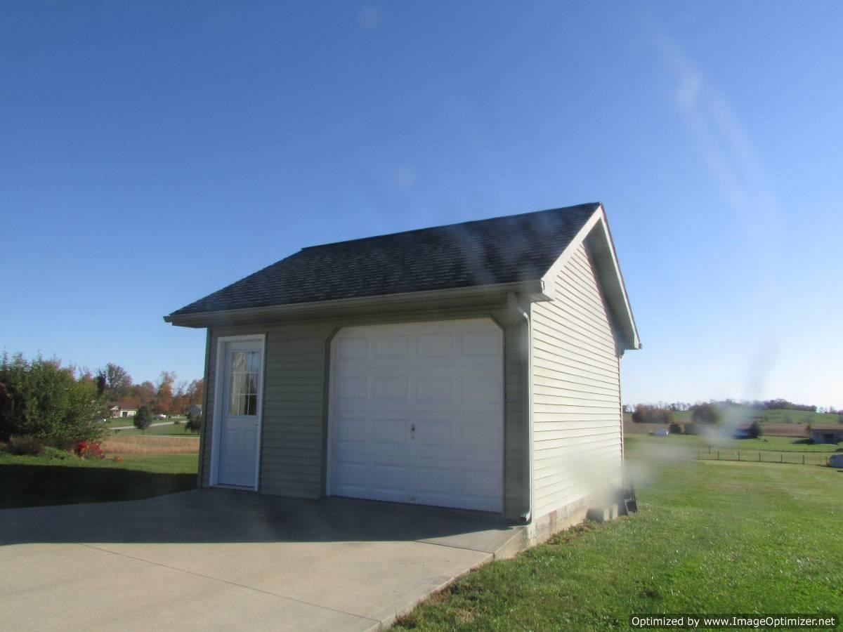 25 Meadowland Dr, Mitchell, IN 47446 photo 4