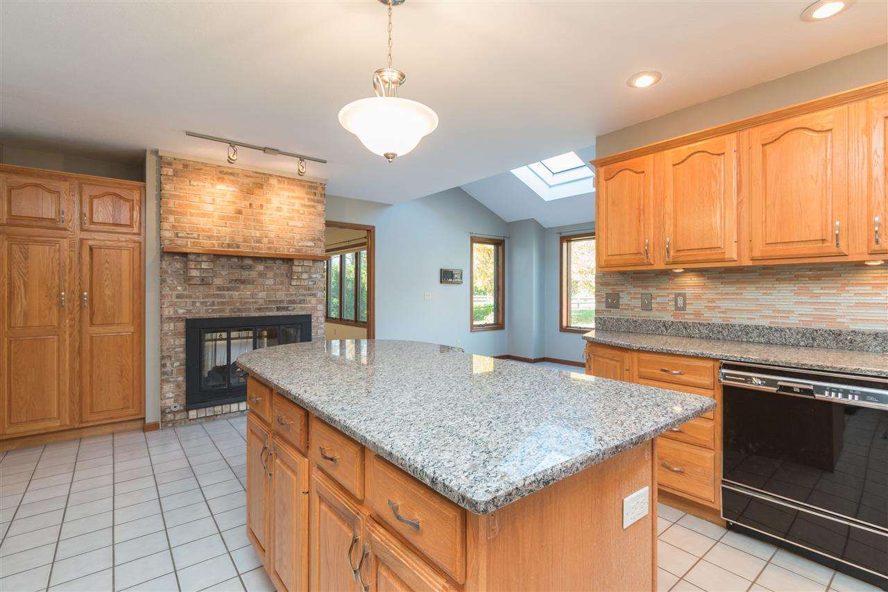 51541 Fox Pointe Ln, Granger, IN 46530 photo 10