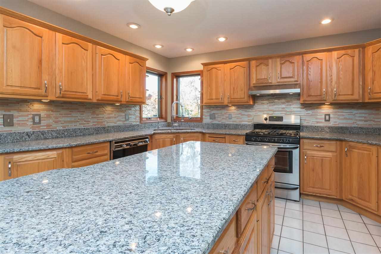 51541 Fox Pointe Ln, Granger, IN 46530 photo 6
