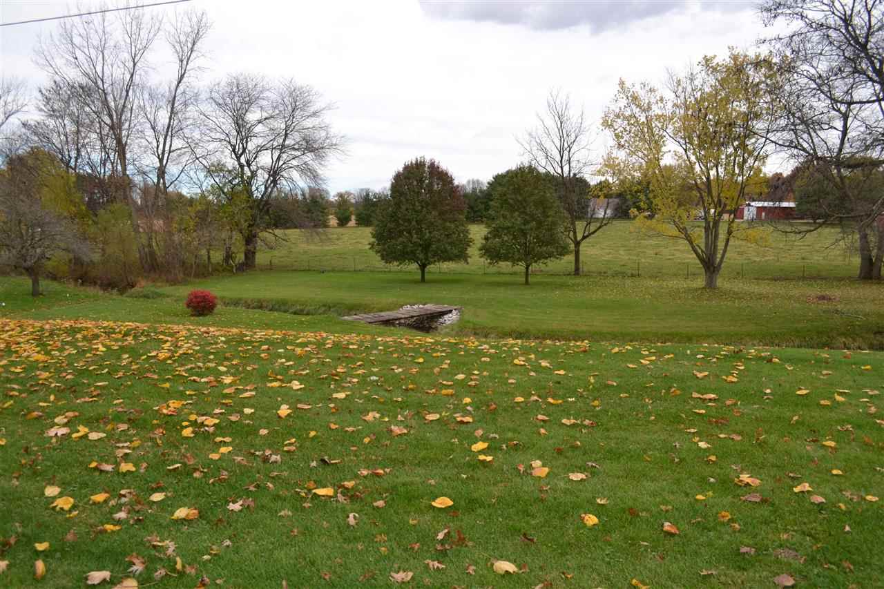5988 W Hilltop Dr, Frankfort, IN 46041 photo 3