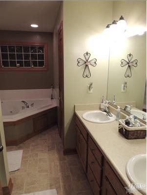 9911 Banbury Trl, Fort Wayne, IN 46818 photo 11