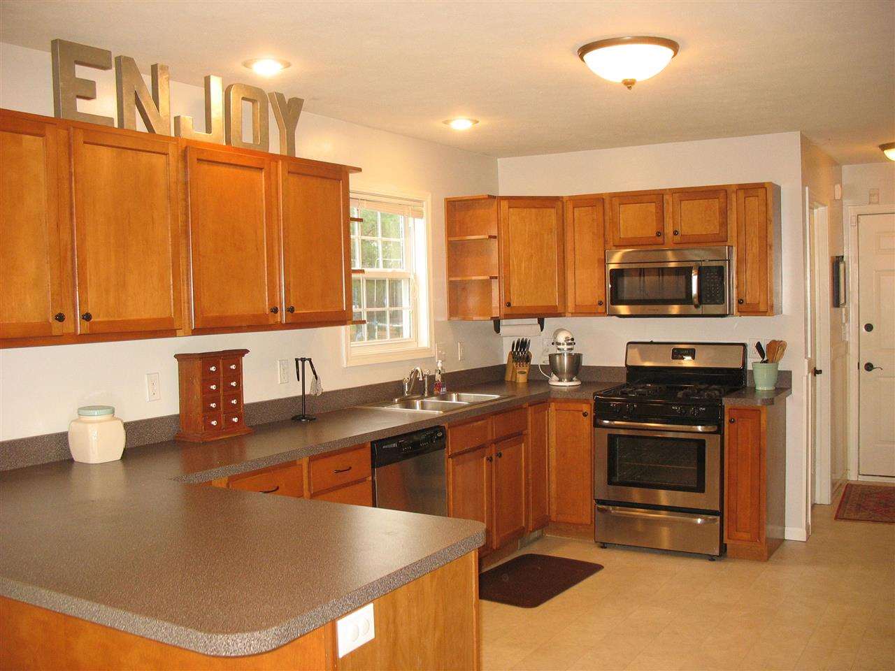 51688 Sandelwood Ct, Granger, IN 46530 photo 3