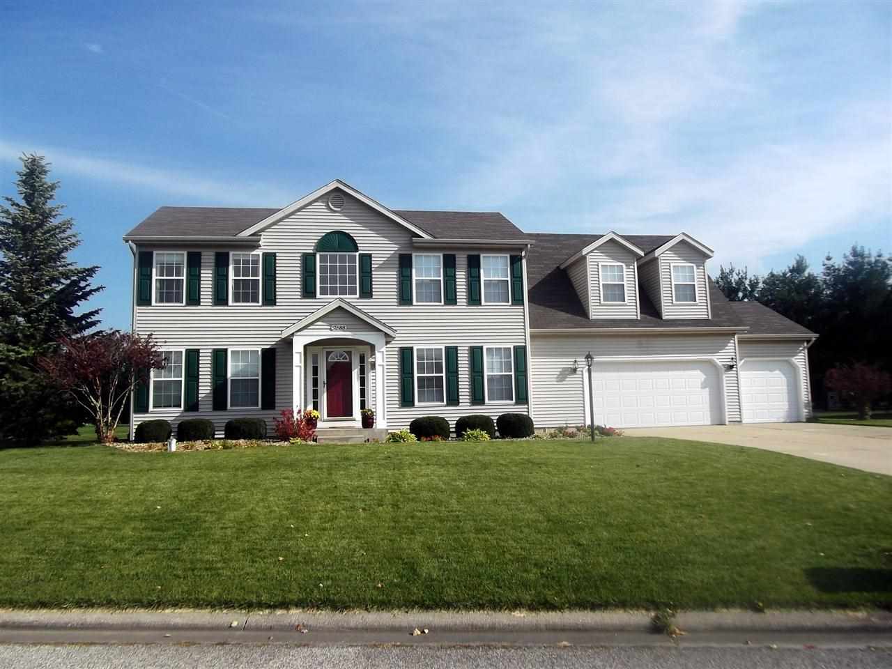 51688 Sandelwood Ct, Granger, IN 46530 photo 1