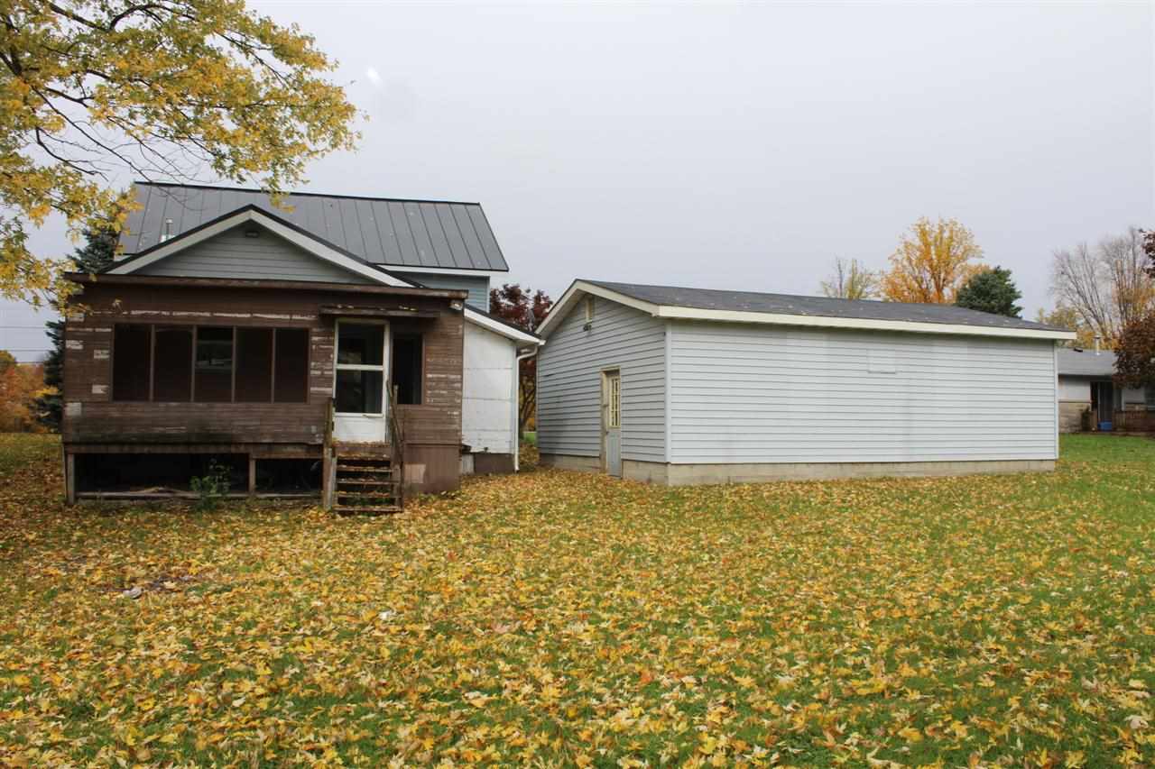 317 W 8th St, Burlington, IN 46915 photo 2