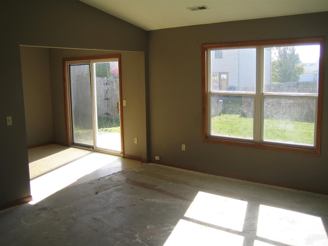 517 Glenfield Dr, Fort Wayne, IN 46825 photo 2