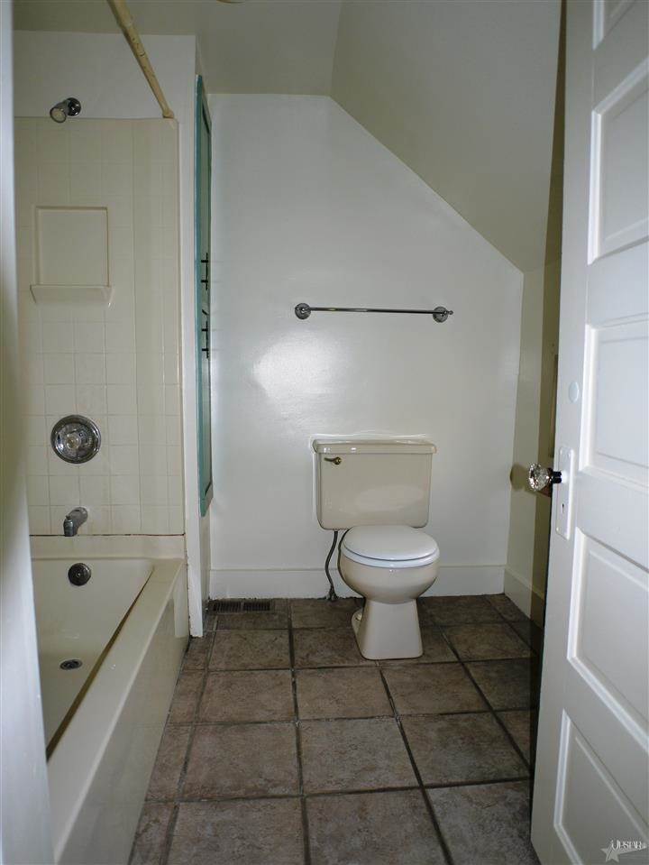 1407 Spring St, Fort Wayne, IN 46808 photo 9