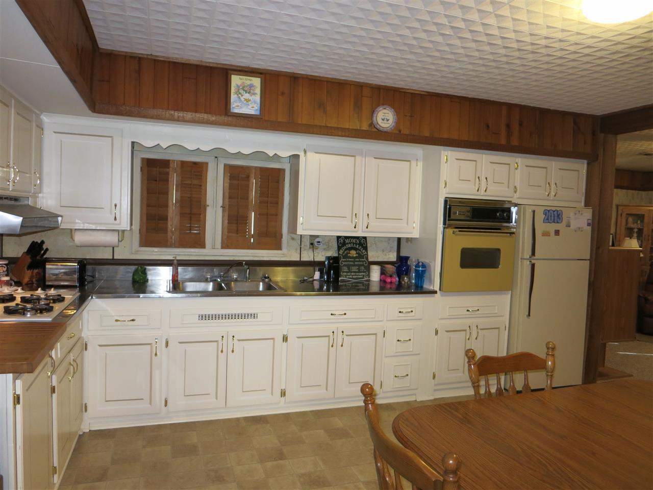 611 S State St, Chandler, IN 47610 photo 7