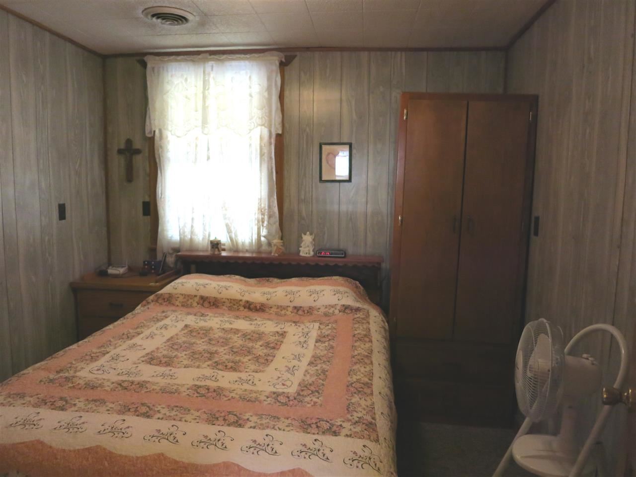 611 S State St, Chandler, IN 47610 photo 12