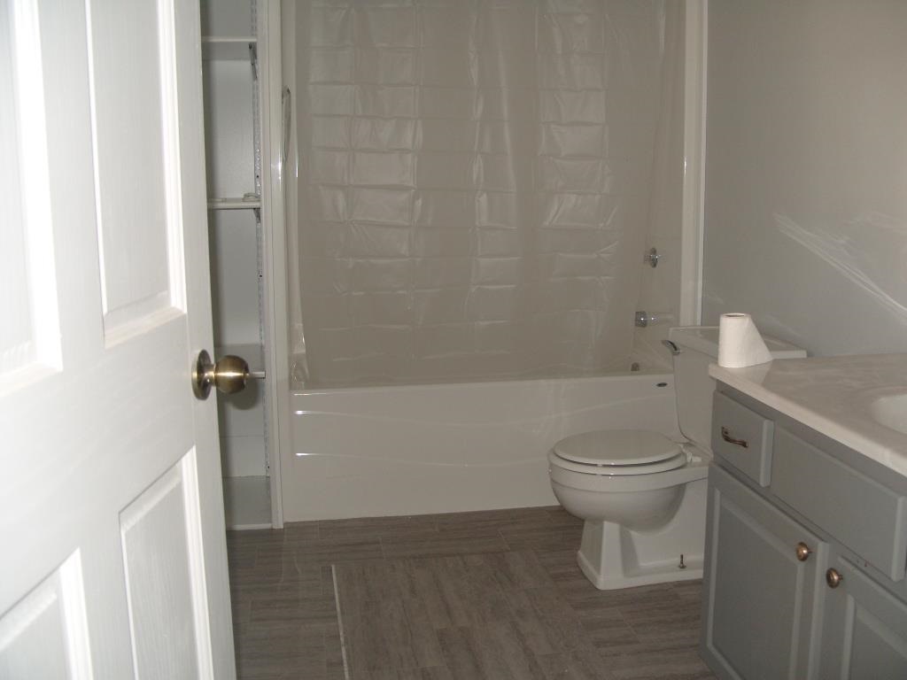 122 N East St, Bremen, IN 46506 photo 6
