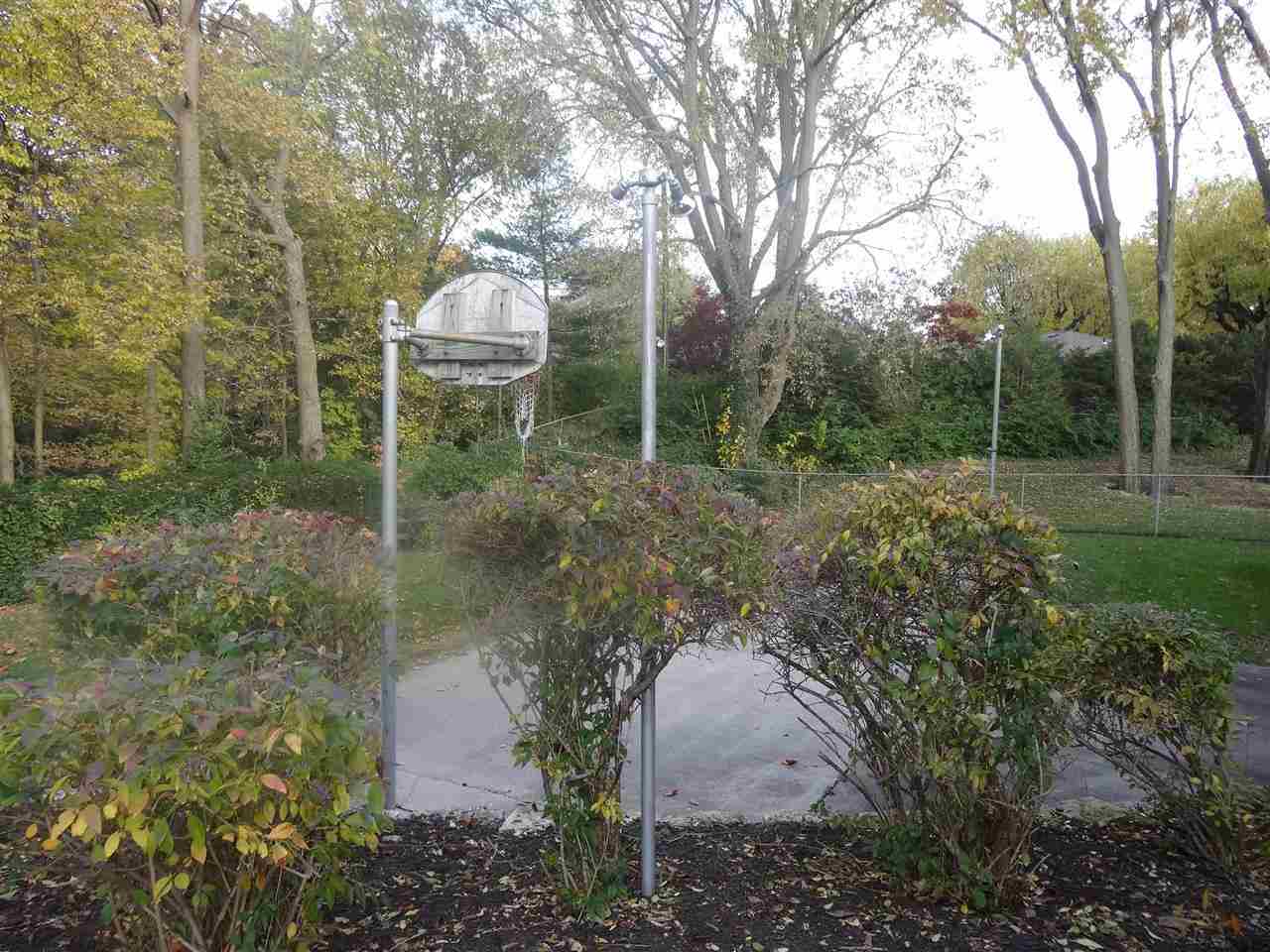 910 Berkley Dr, Marion, IN 46952 photo 28