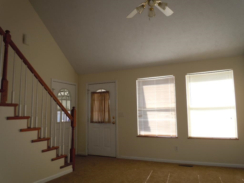 8020 Alexandra Ln, Newburgh, IN 47630 photo 3