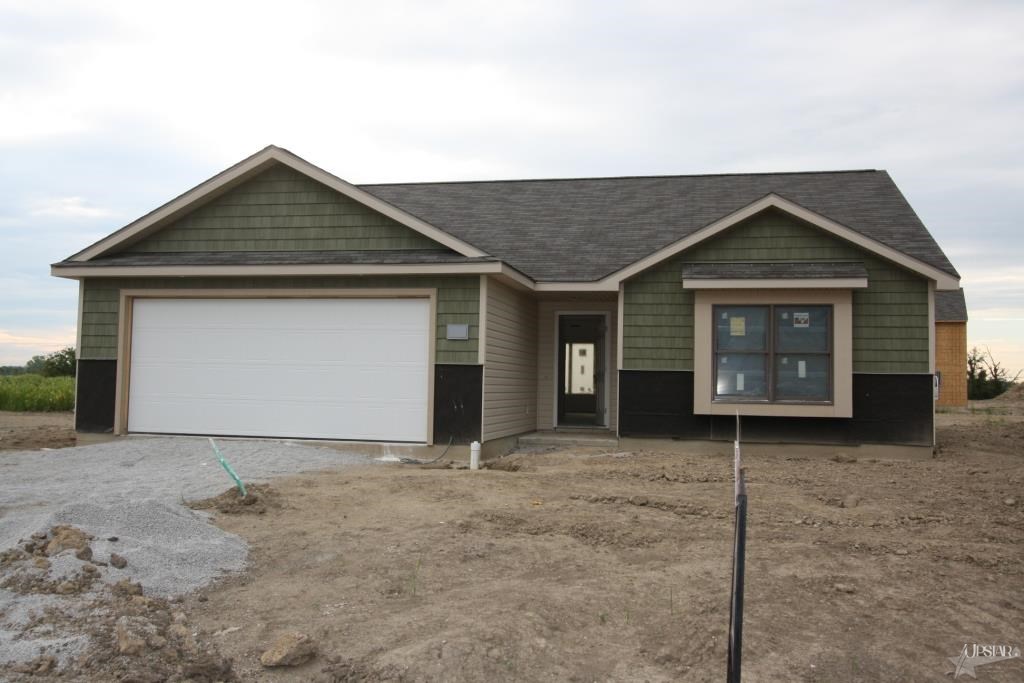 2155 Lindenwood Ave, Warsaw, IN 46580 photo 1