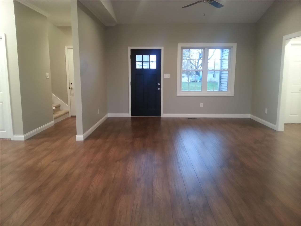306 E Flora St, Washington, IN 47501 photo 2