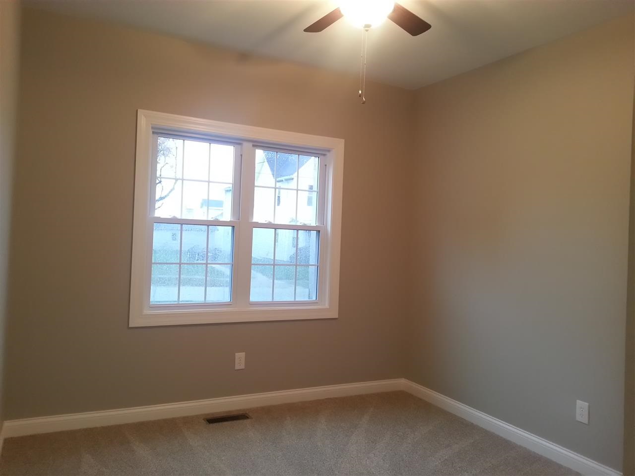 306 E Flora St, Washington, IN 47501 photo 9