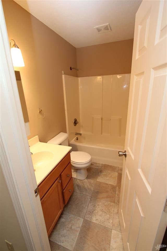 25541 Bayberry Ct, Elkhart, IN 46517 photo 8