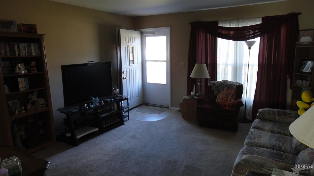 876 E Water St, Berne, IN 46711 photo 4