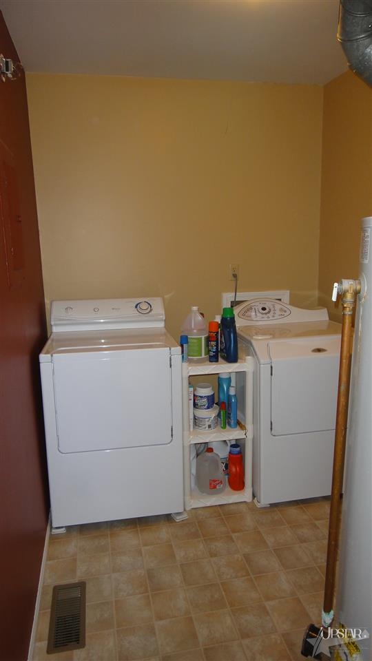 876 E Water St, Berne, IN 46711 photo 10
