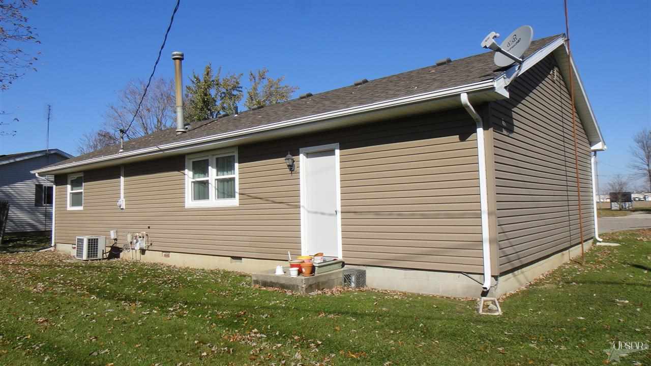 876 E Water St, Berne, IN 46711 photo 18
