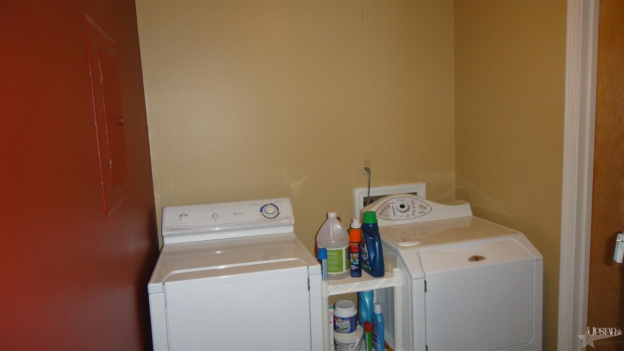 876 E Water St, Berne, IN 46711 photo 9
