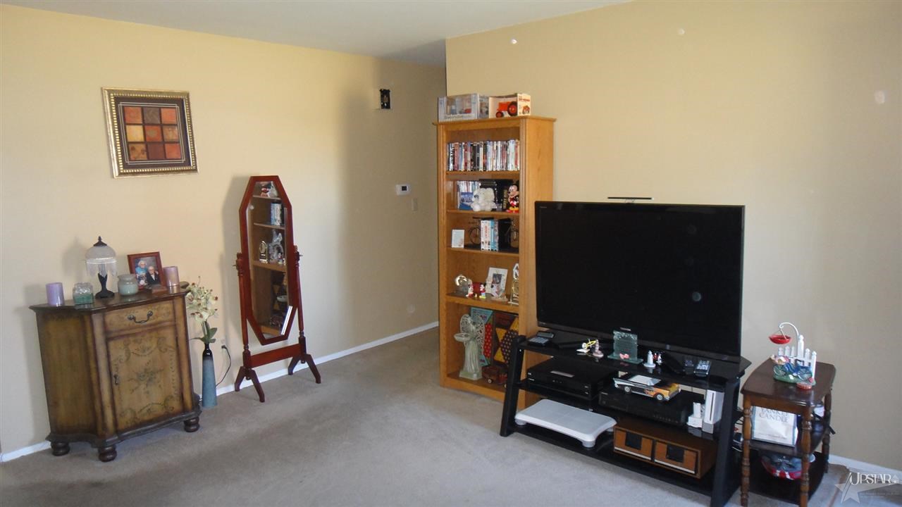 876 E Water St, Berne, IN 46711 photo 3