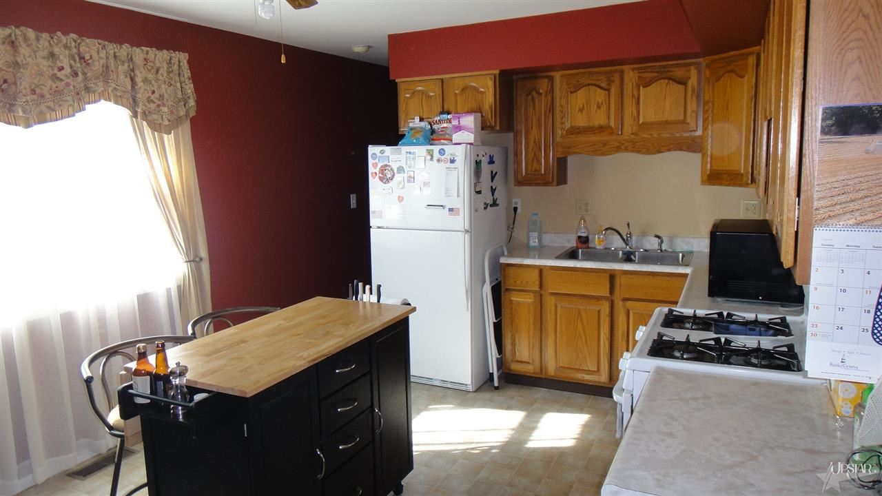 876 E Water St, Berne, IN 46711 photo 6