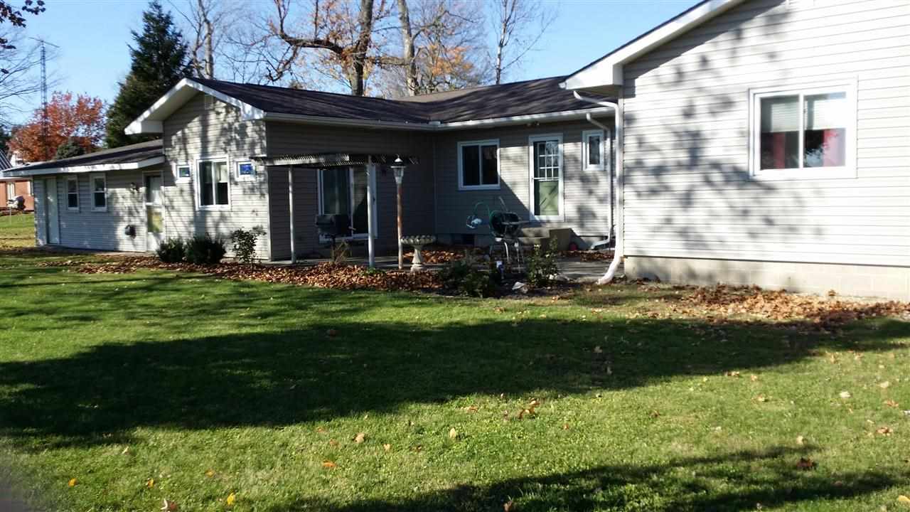 209 E Clark, Flora, IN 46929 photo 2